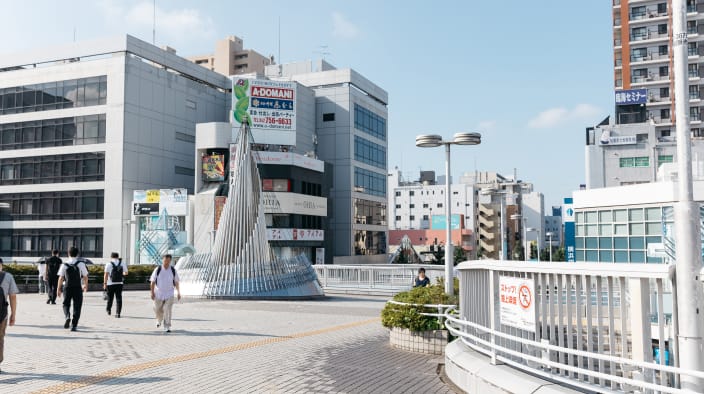 ⑤こちらを右にお進みください。